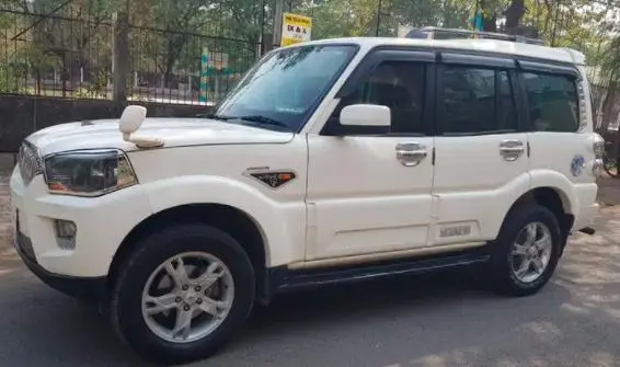 Mahindra Scorpio S10 2016