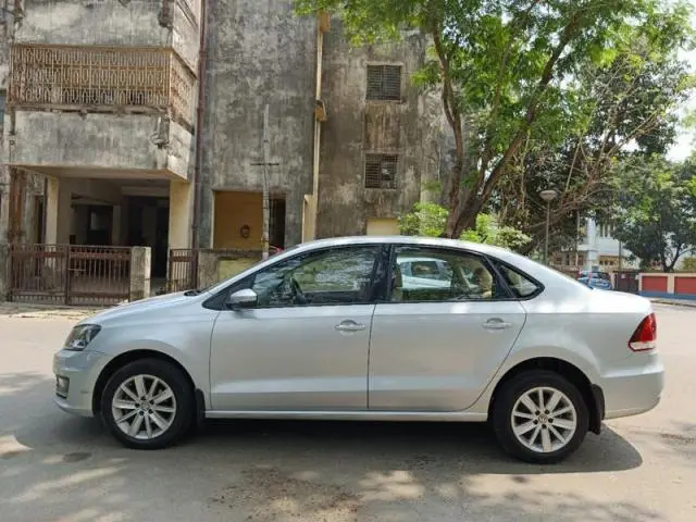 Volkswagen Vento Highline Petrol 2015