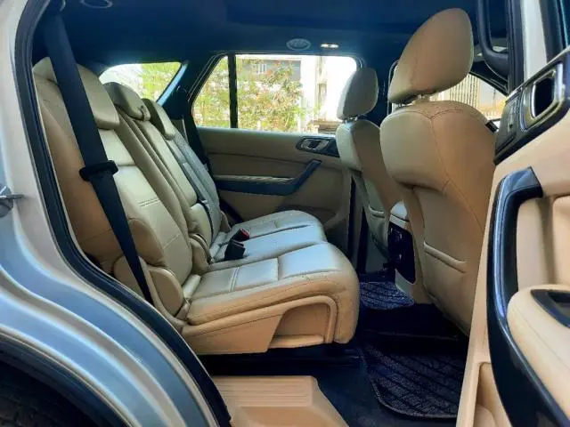 Ford Endeavour Titanium 3.2 4x4 AT 2016