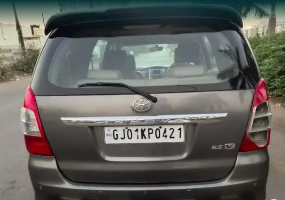 Toyota Innova 2.5 V 7 STR 2012