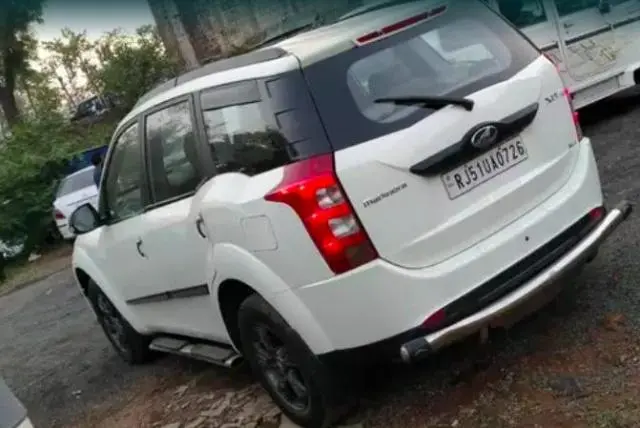 Mahindra XUV500 W4 2014