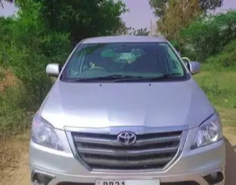 Toyota Innova 2.5 G 7 STR BS IV 2014