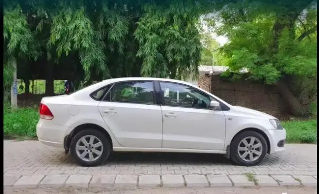 Volkswagen Vento 1.5 TDI Comfortline 2012