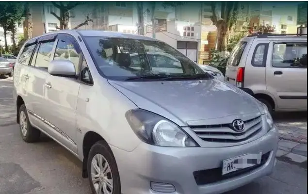 Toyota Innova 2.5 G 7 STR BS IV 2011