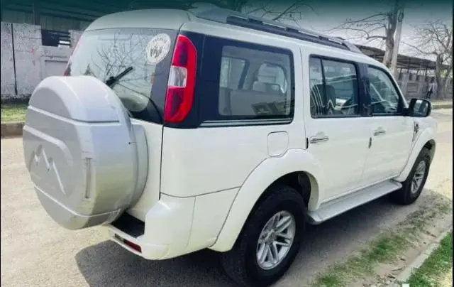 Ford Endeavour XLT TDCI 4X2 2013