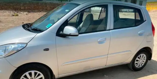 Hyundai i10 Sportz 1.2 2013