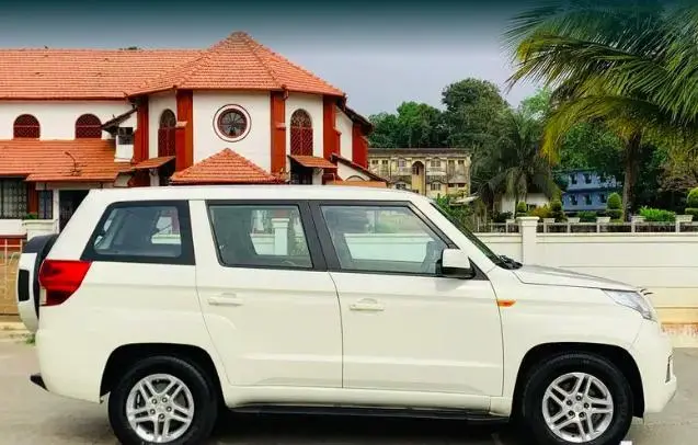 Mahindra TUV300 T8 mHAWK100 2019