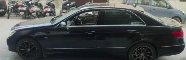 Mercedes-Benz E-Class E 200 2011