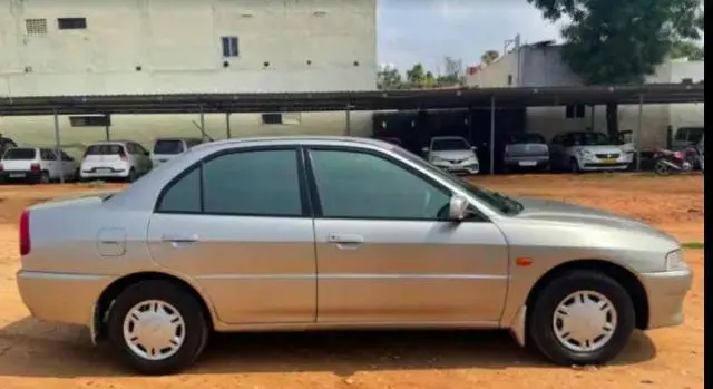 Mitsubishi Lancer LXD 2.0 2010