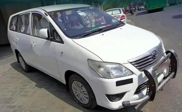 Toyota Innova 2.5 G 7 STR BS IV 2015