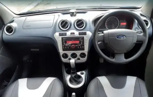 Ford Figo 1.4 TDCI TITANIUM 2013
