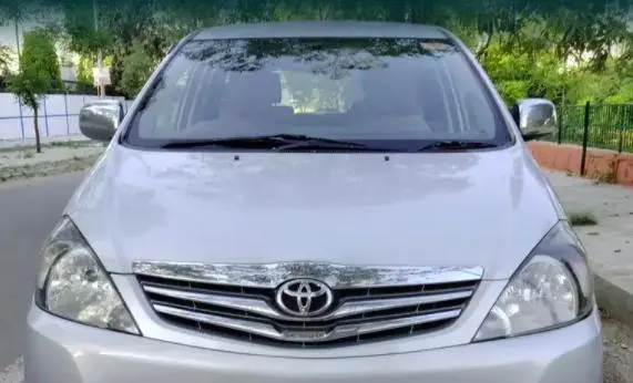Toyota Innova 2.0 V 2011