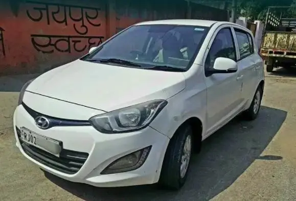 Hyundai i20 Sportz 1.4 CRDi 2013