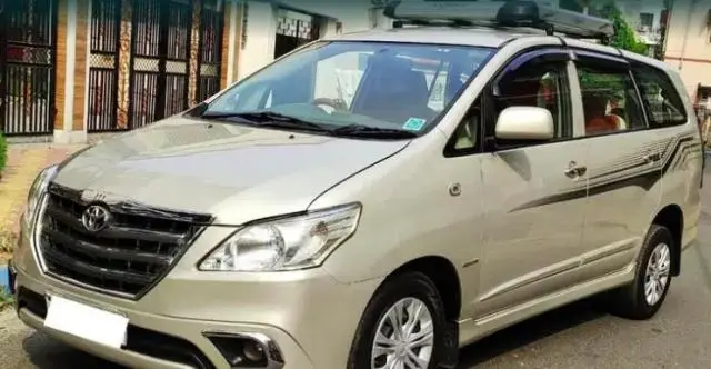 Toyota Innova 2.5 G 8 STR BS III 2014
