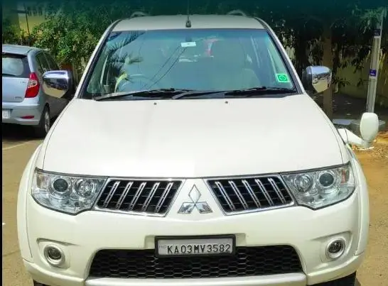 Mitsubishi Pajero Sport 4x4 MT 2015