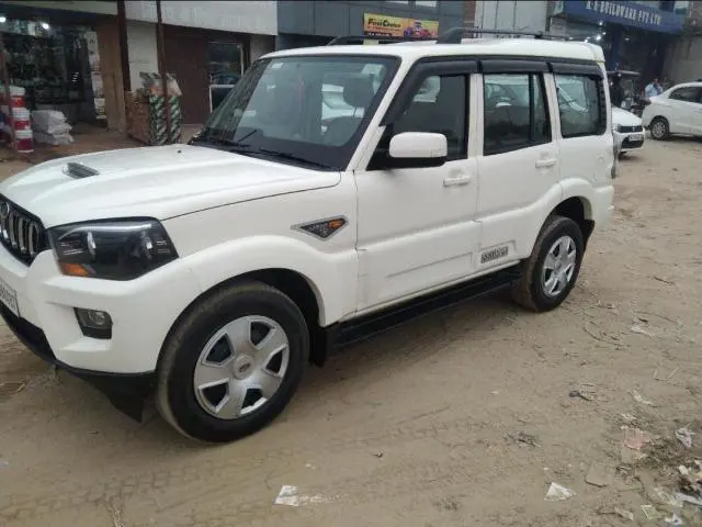 Mahindra Scorpio S6 Plus 2016