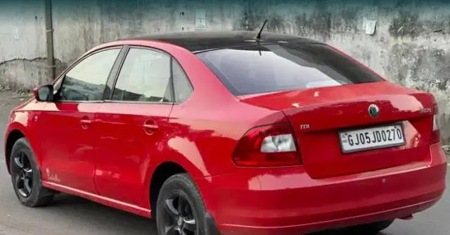 Skoda Rapid ELEGANCE 1.6 TDI MT 2013