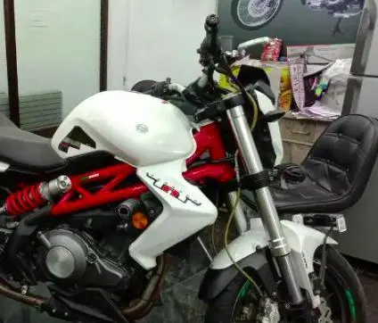 Benelli TNT 300 2016