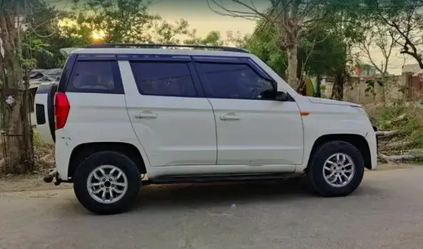 Mahindra TUV300 T8 mHAWK100 2017