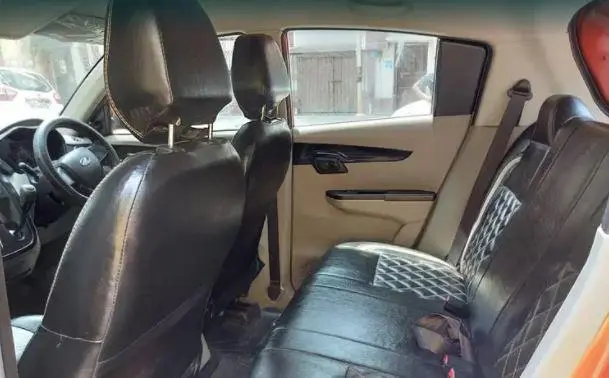 Mahindra KUV100 K4 5 STR 2017