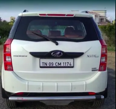 Mahindra XUV500 W6 AT 2018