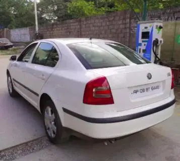 Skoda Laura L&K 2.0 TDI AT 2009