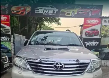 Toyota Fortuner 2.8 4x2 AT 2012