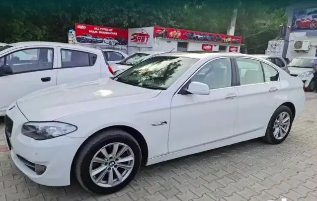BMW 5 Series 520D LUXURY LINE 2012