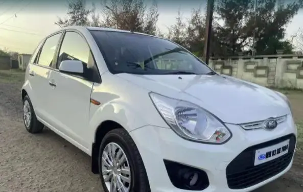 Ford Figo DURATORQ TITANIUM 1.4 2013