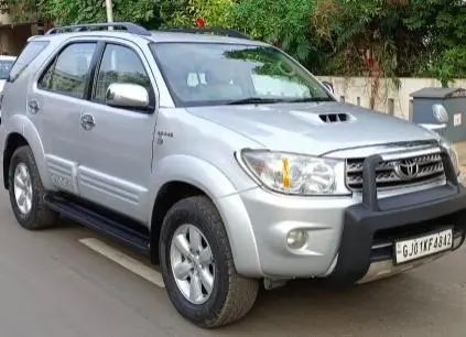 Toyota Fortuner 3.0 4X4 MT 2010