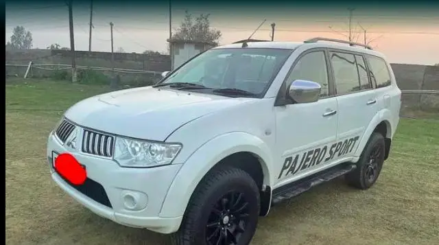 Mitsubishi Pajero Sport 2.5 MT 2012
