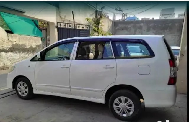 Toyota Innova 2.5 GX 8 STR BS III 2014