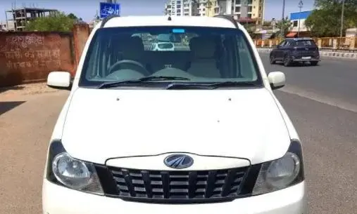 Mahindra Quanto C6 2013