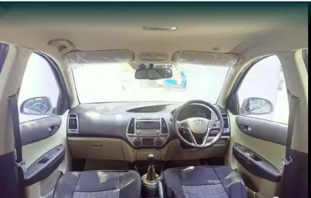 Hyundai i20 Sportz 1.2 2013