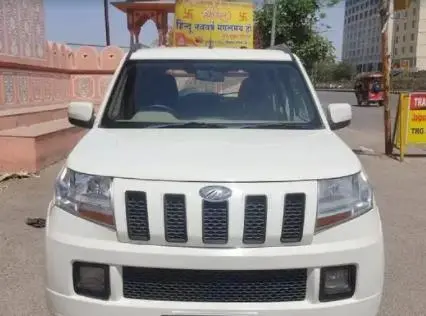 Mahindra TUV300 T8 2016