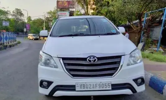 Toyota Innova 2.5 G 8 STR BS IV 2014