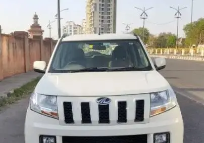 Mahindra TUV300 T8 2016