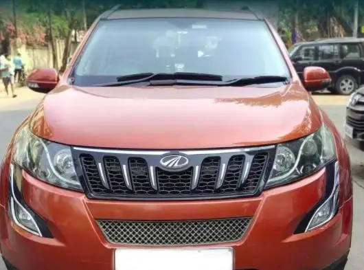 Mahindra XUV500 W10 2015