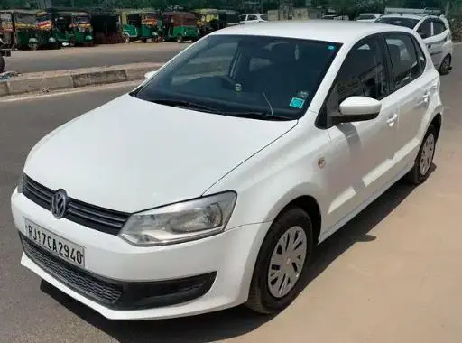 Volkswagen polo Trendline 1.2L (D) 2012