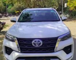 Toyota Fortuner 2.8 4x2 AT 2021