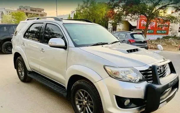 Toyota Fortuner 2.7 4x2 MT 2013