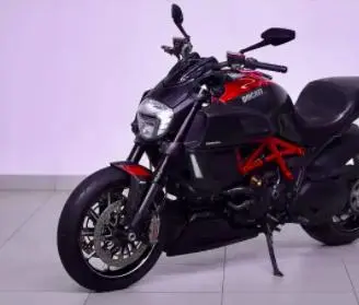Ducati Diavel Carbon 2015