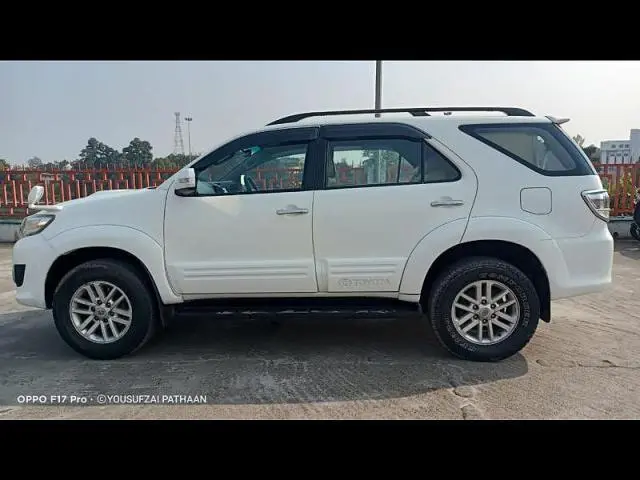 Toyota Fortuner 3.0 4x2 MT 2014