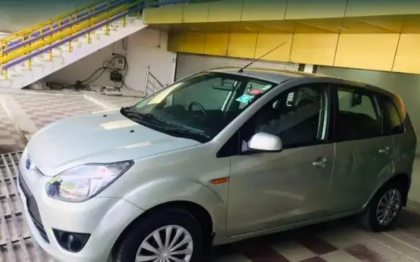Ford Figo 1.2P TITANIUM MT 2011