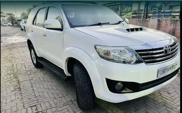 Toyota Fortuner 3.0 4X2 AT 2012