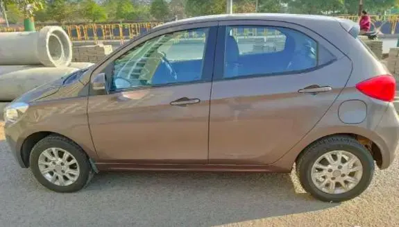 Tata Tiago Revotron XZ 2018