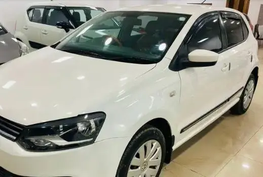 Volkswagen Polo Highline 1.2L (P) 2015