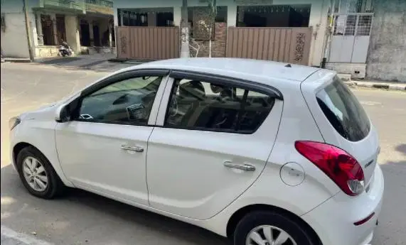 Hyundai i20 Sportz 1.4 CRDi 2013