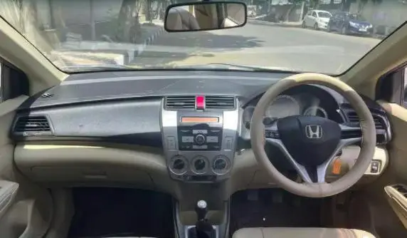Honda City S i-VTEC 2010
