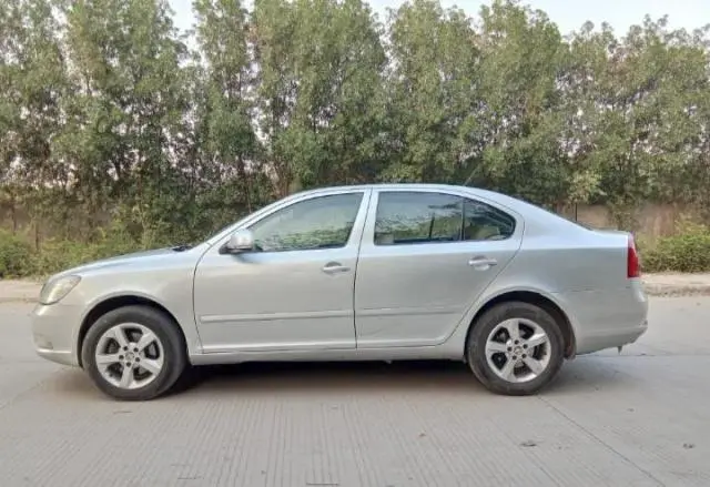 Skoda Laura Elegance 1.9 TDI AT 2011